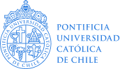 La imagen muestra el logotipo de la Pontificia Universidad Católica de Chile, que incluye un escudo con elementos académicos y el nombre de la institución en letras azules.